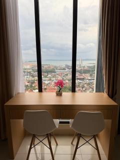 Modern 1BR with City & Sea View - 6