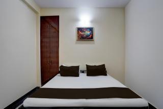 Hotel O Royal Galaxy Inn Guest house - 1