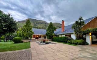 Champagne Castle Hotel - 1