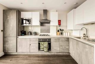 2 Bed in Trendy East London - 1