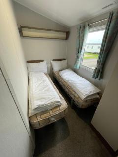 Ocean retreat at Skirlington coast - 3