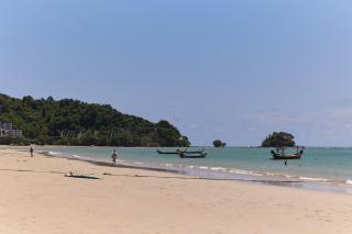 Modern Villa 4-BR, Breeze - 10 min walk to NaiYang beach - 2