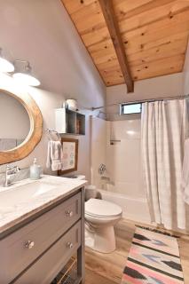 Cozy Chic Chalet - Enchanting & Fun Family Retreat - Hot Tub & Fire Pit - Dog Friendly - 9