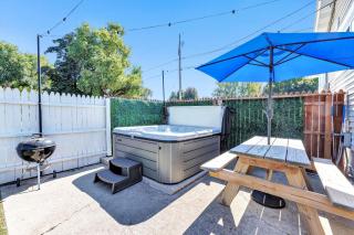 Lazy River Villa - Hottub! Fenced Yard! Fire Pit! - 8