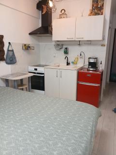 1 Small Studio, self check in - 1