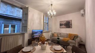 Appartamento nuovo in Via Buia nel cuore della città - 2