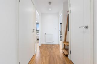 1BR Apartment with Gym Access Near ExCeL & Canary Wharf Long Stays - London - 5