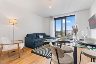 1BR Apartment with Gym Access Near ExCeL & Canary Wharf Long Stays - London - 4