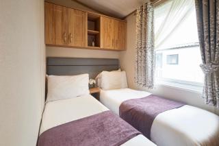 Lakeview Winter Lodge with Hot Tub - 4