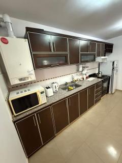 Dpto amplio con piscina, Excelente ubicación - 8