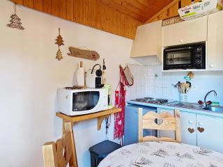 Forsythia FA18 FAMILY 1& NATURE 4 Pers - 8