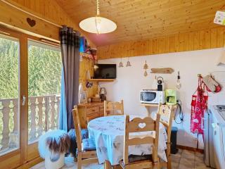 Forsythia FA18 FAMILY 1& NATURE 4 Pers - 3