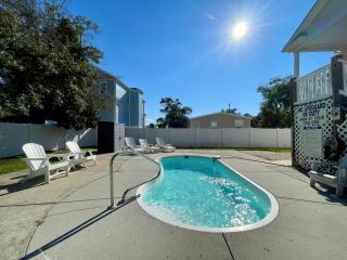 Hailey's Hideaway - 9