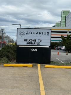 Aquarius Oceanfront Hotel - 8