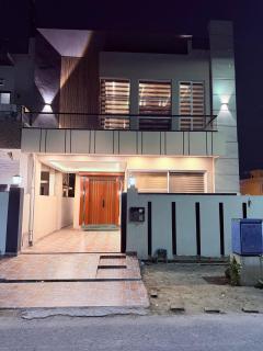 Cozy 3BR Entire Home In DHA Rahbar Lahore - 8