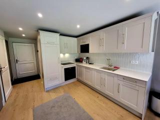 Cascades, 3 bedroom chalet with shared pool. - 1