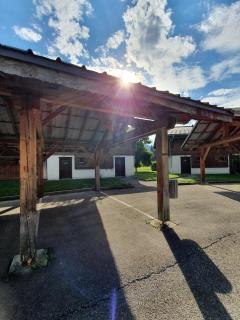 Cascades, 3 bedroom chalet with shared pool. - 4