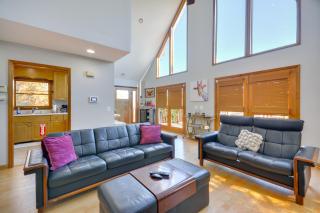 Mountain-View Blue Ridge Cabin Getaway with Fire Pit - 8