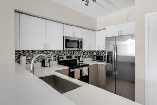 Blueground Upper East Side pool nr Miami Beach MIA-171 - 3