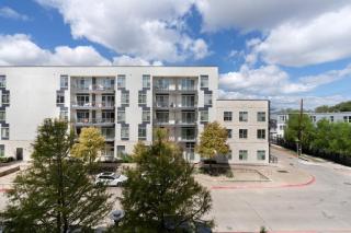 Blueground Hancock pool nr Zilker Park ATX-344 - 3