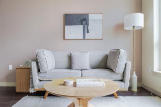 Blueground PikePine balcony nr Capitol Hill SEA-960 - 8