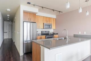 Blueground PikePine balcony nr Capitol Hill SEA-960 - 6