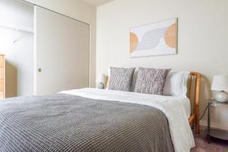 Blueground PikePine balcony nr Capitol Hill SEA-960 - 2