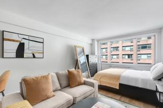 Blueground Midtown East fitness center nr UN NYC-1999 - 0