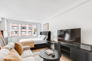 Blueground Midtown East fitness center nr UN NYC-1999 - 7