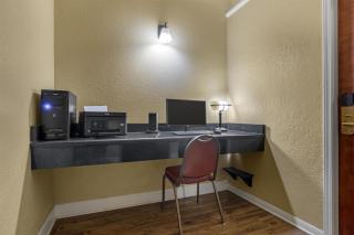 Best Western Plus Shamrock Inn & Suites - 1