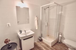City centre - Room 2 with shared bathroom - 2