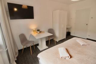 City centre - Room 3 with shared bathroom - 8