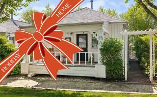 A Swell Cottage by Seabrook Hospitality - 0