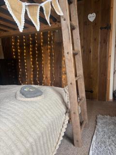 Bridie -rose with wood tub country retreat - 1