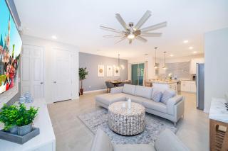 1852IO TOWNHOUSE 4 BED/4.5 BA ( - 0