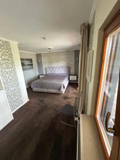 Stilvolle Wohnung im Zweifamilienhaus mit Feldrandlage und zentraler Lage - 8