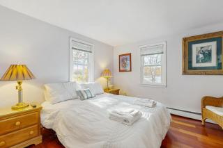 Bourne's Pond Hideaway - 2