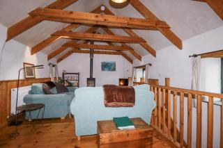 Coombe Barn - 5
