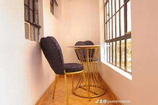 Pure Luxurious Suites,Gladwin Apartment Naivasha - 4