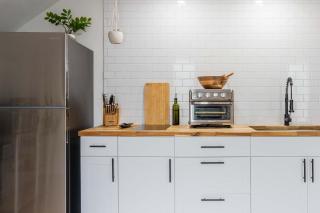 The Key Reno'd Historic Studio 1 Mile to UF & DT - 2