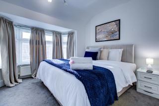 Spacious 4-Bed House in Welling - Free parking - 7