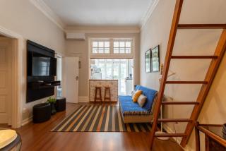 Flat no Palacio Quitandinha com Varanda e Vista - 1