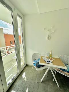 AMBER APARTMENTS - SUNNY STUDIO - 3