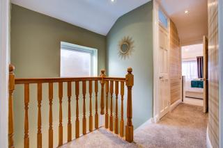 Spacious 4-Bed House in Welling - Free parking - 1