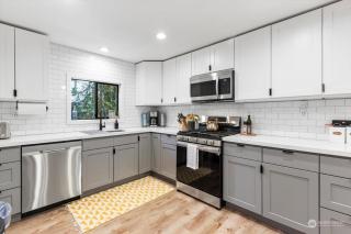 Luxury A-Frame with Hot Tub, Fireplace & Firepit - 8