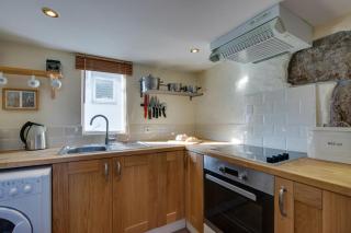 Slipway Cottage 8 Back Lane - 1