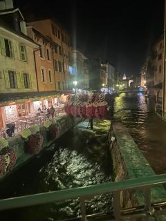 Highly recommended apartment steps from the lake - 7