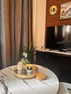 Swanky Spectacular Hotel - 1