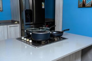 Modern 3-Bedroom Retreat Fully Equipped Comfort - 8