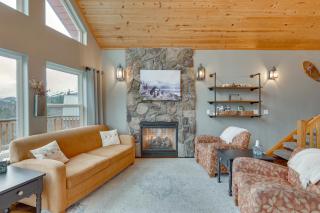 Stunning Alaskan Getaway with River and Mtn Views - 5